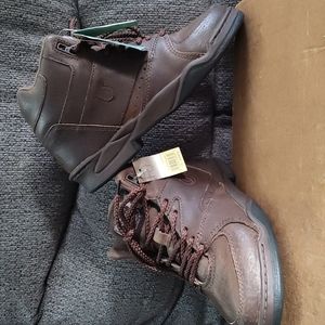 Roper boots size 7.5 brown in color.